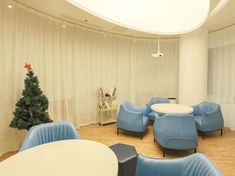 1712136992163762.jpg 一楼新休息区.jpg