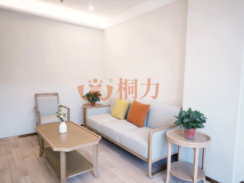 1755160912117568.jpg 客厅.jpg