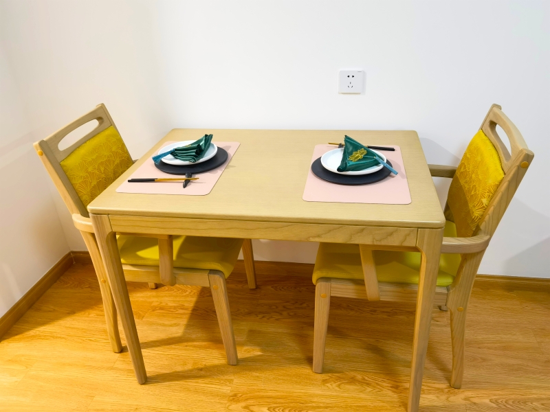 1755846807705011.jpg 餐桌椅.jpg